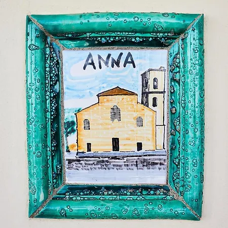Anna In Laura